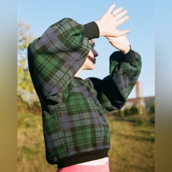 Hannah Isolde “Sigrid” sweatshirt in blackwatch plaid, size xs - Picture 5 of 9